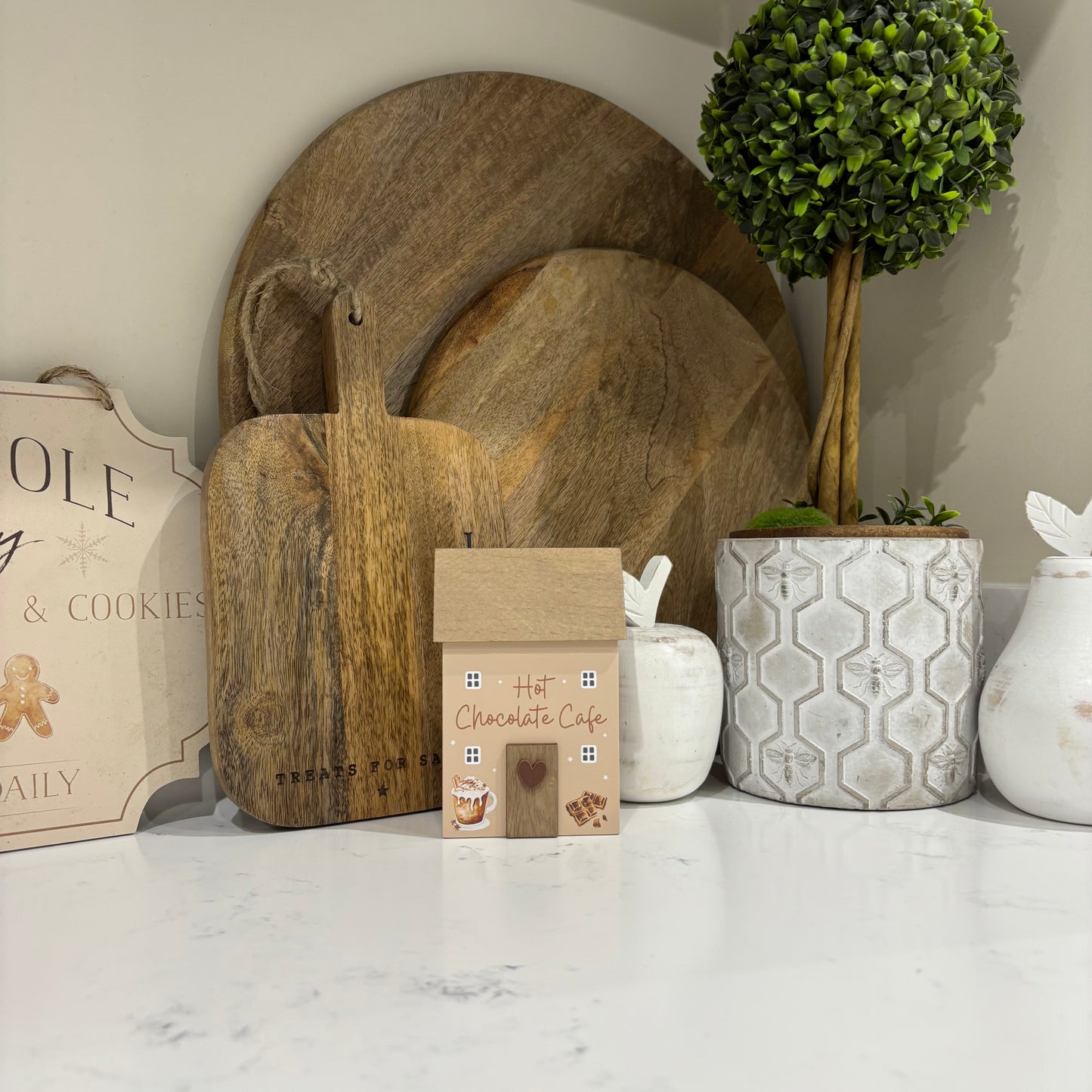 Cosy Time Hot Chocolate House - 2 styles