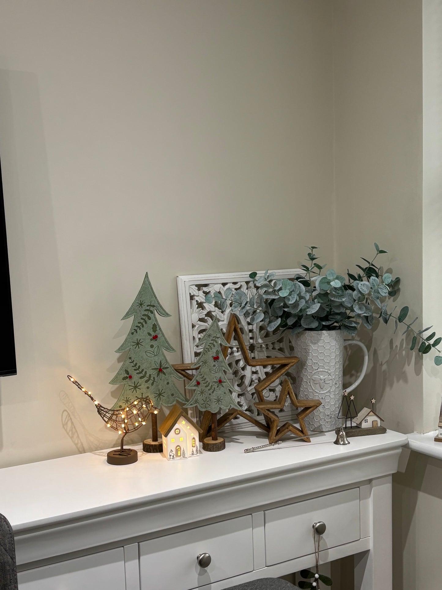 Felt Christmas Tree with Holly Detail