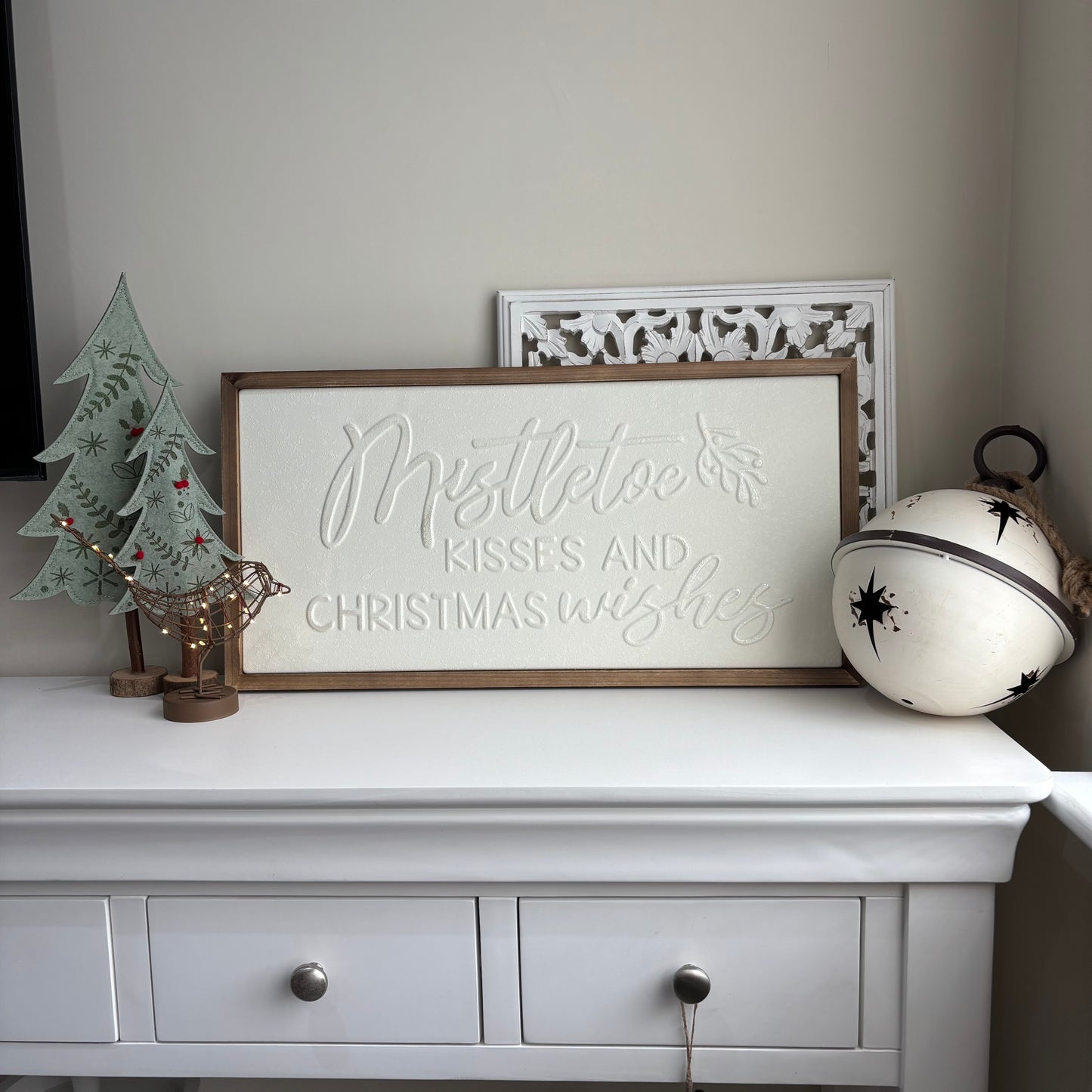 White Mistletoe Kisses And Christmas Wishes - Wood & Metal Sign