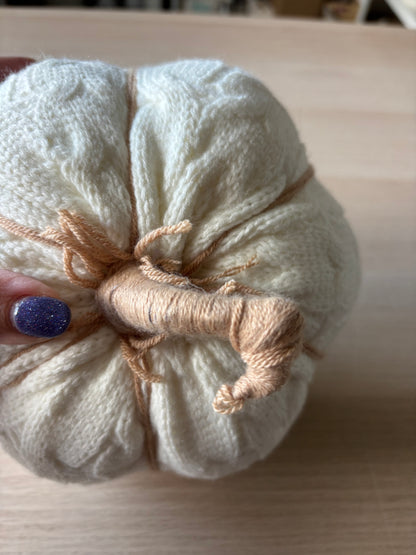 Off white knitted pumpkin