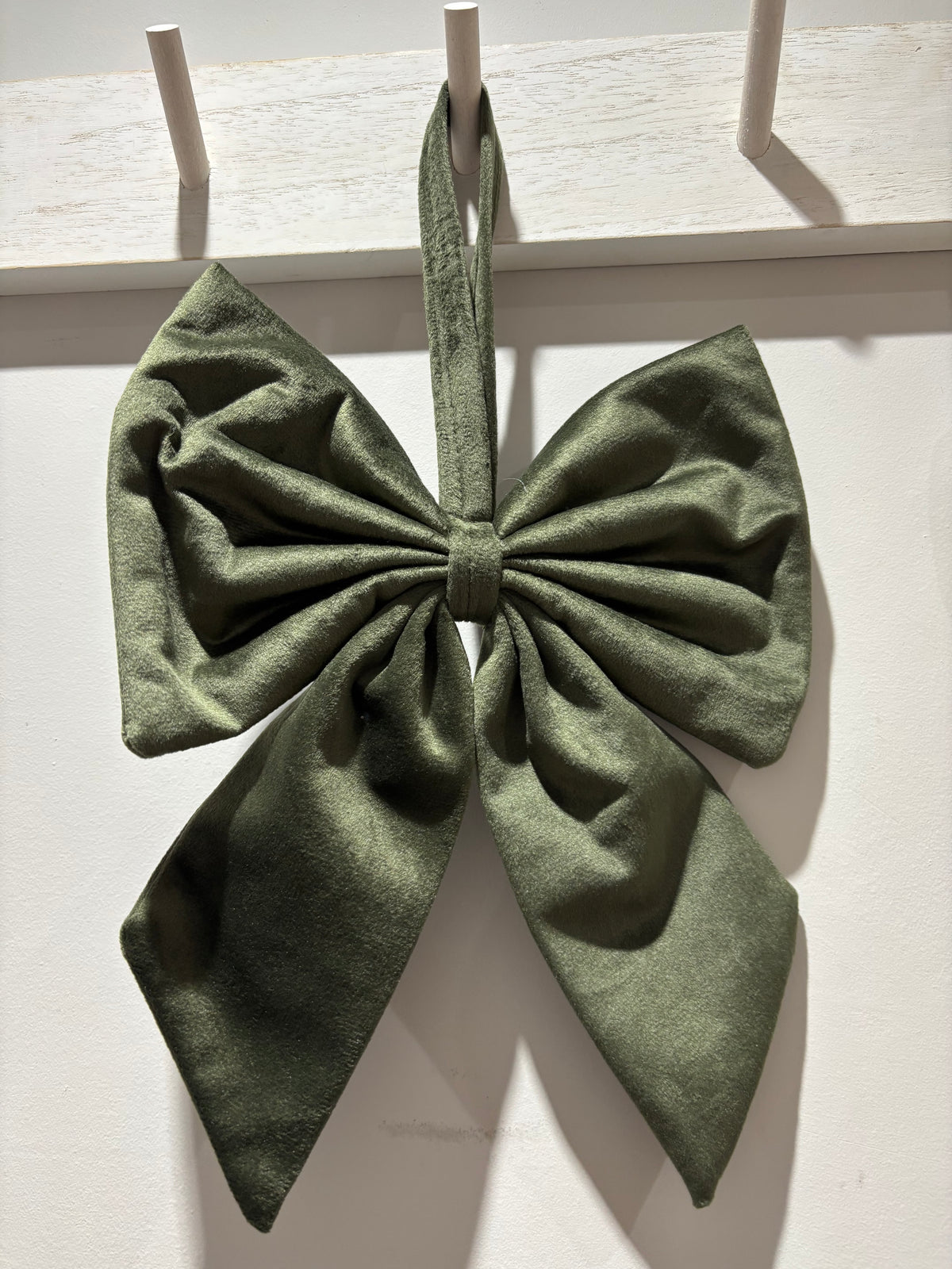 Velvet Dark Green Hanging Bow