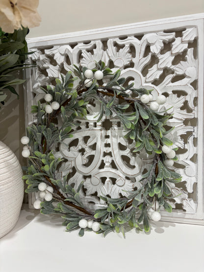 Mistletoe & White Berry Christmas Wreath – 34cm
