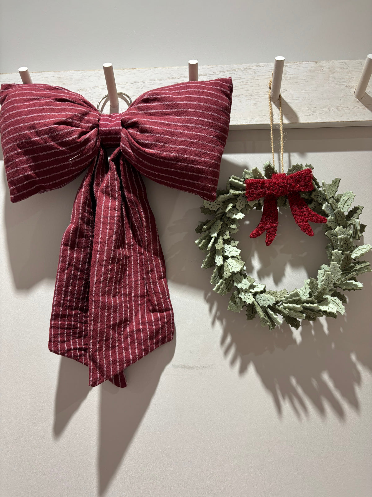Felt Holly Leaf Christmas Wreath