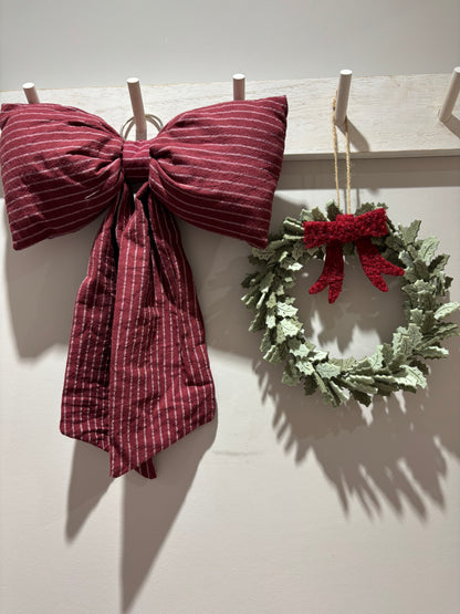 Felt Holly Leaf Christmas Wreath
