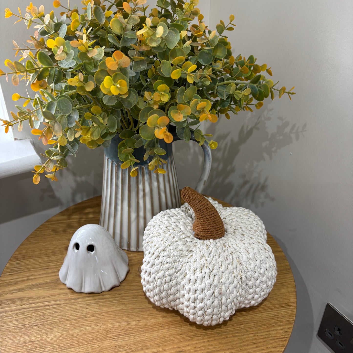 LED porcelain ghost