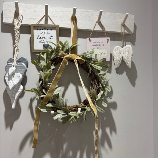 Felt Mistletoe Wreath With Bow