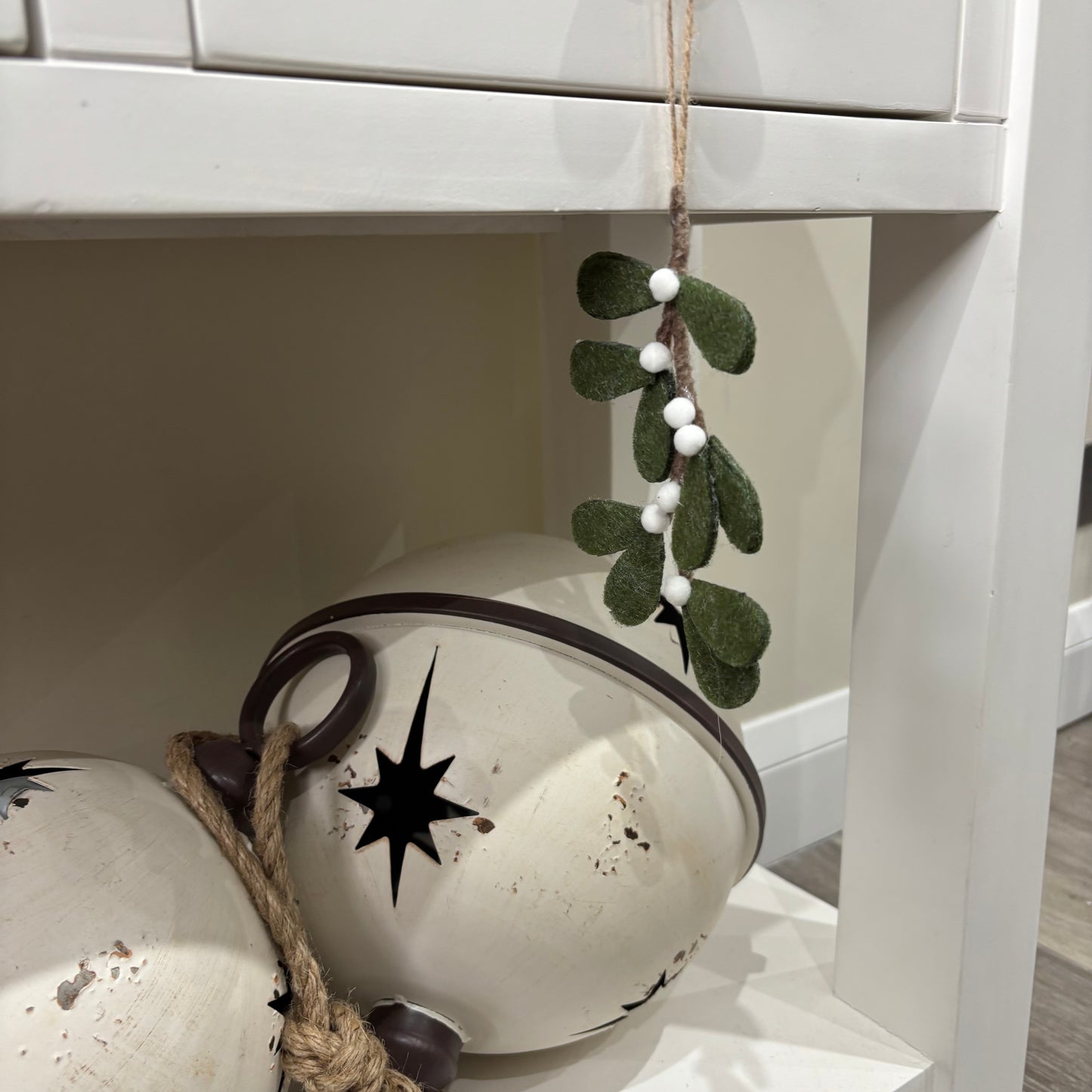Green Felt Mistletoe Hanging Decoration