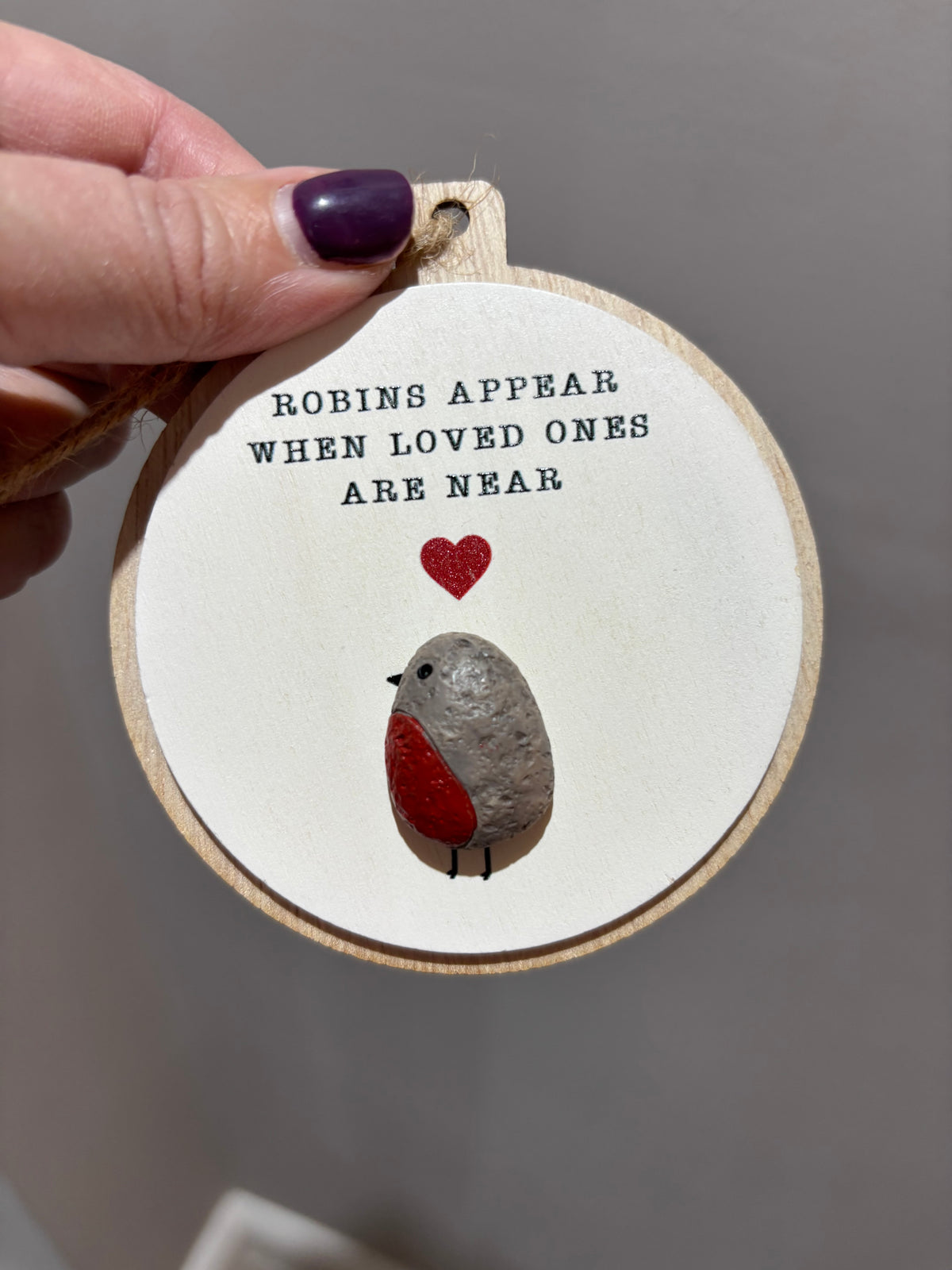 Robins Appear when loved ones are near sign