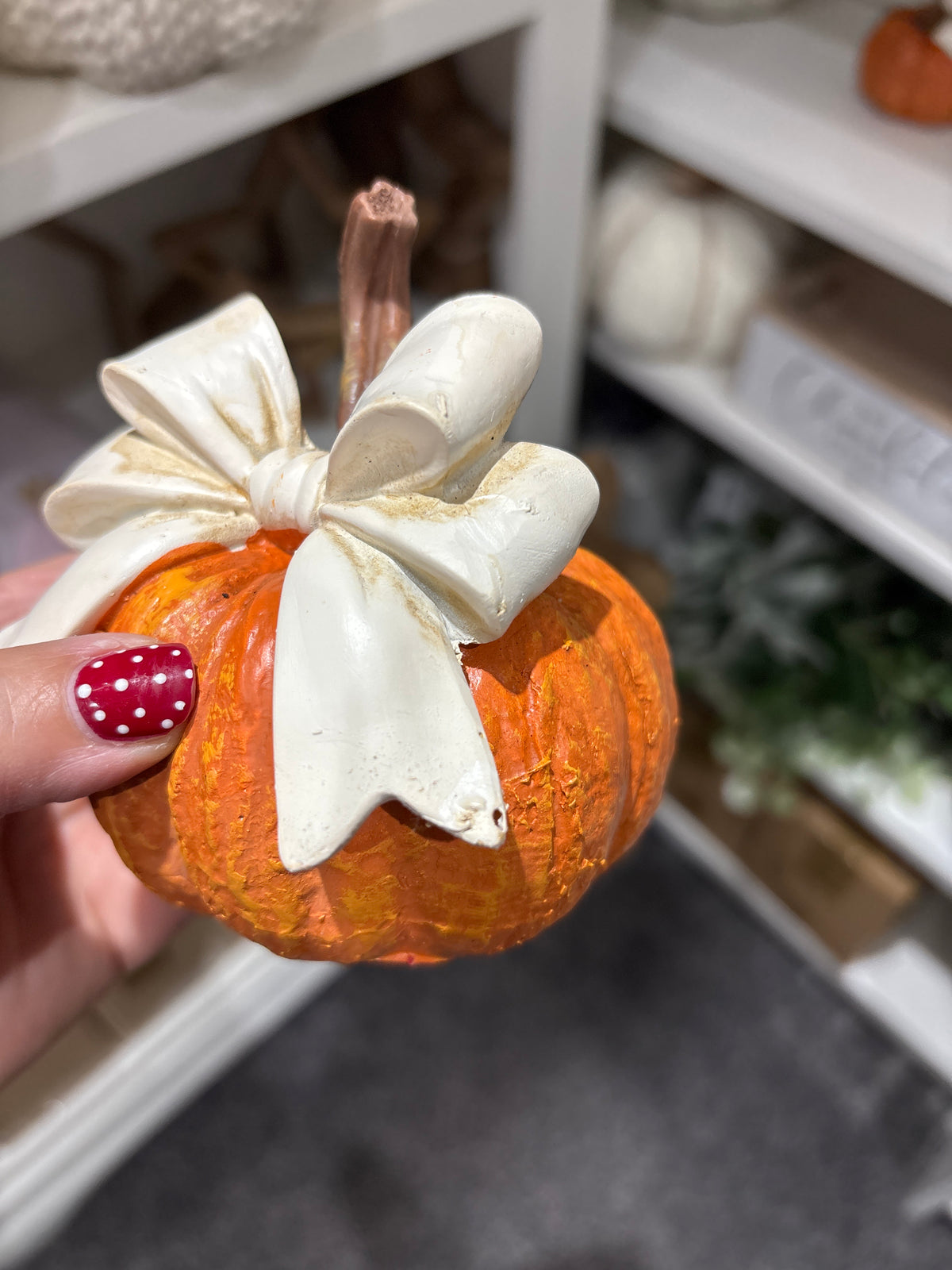 Pumpkin with cream bow - imperfect