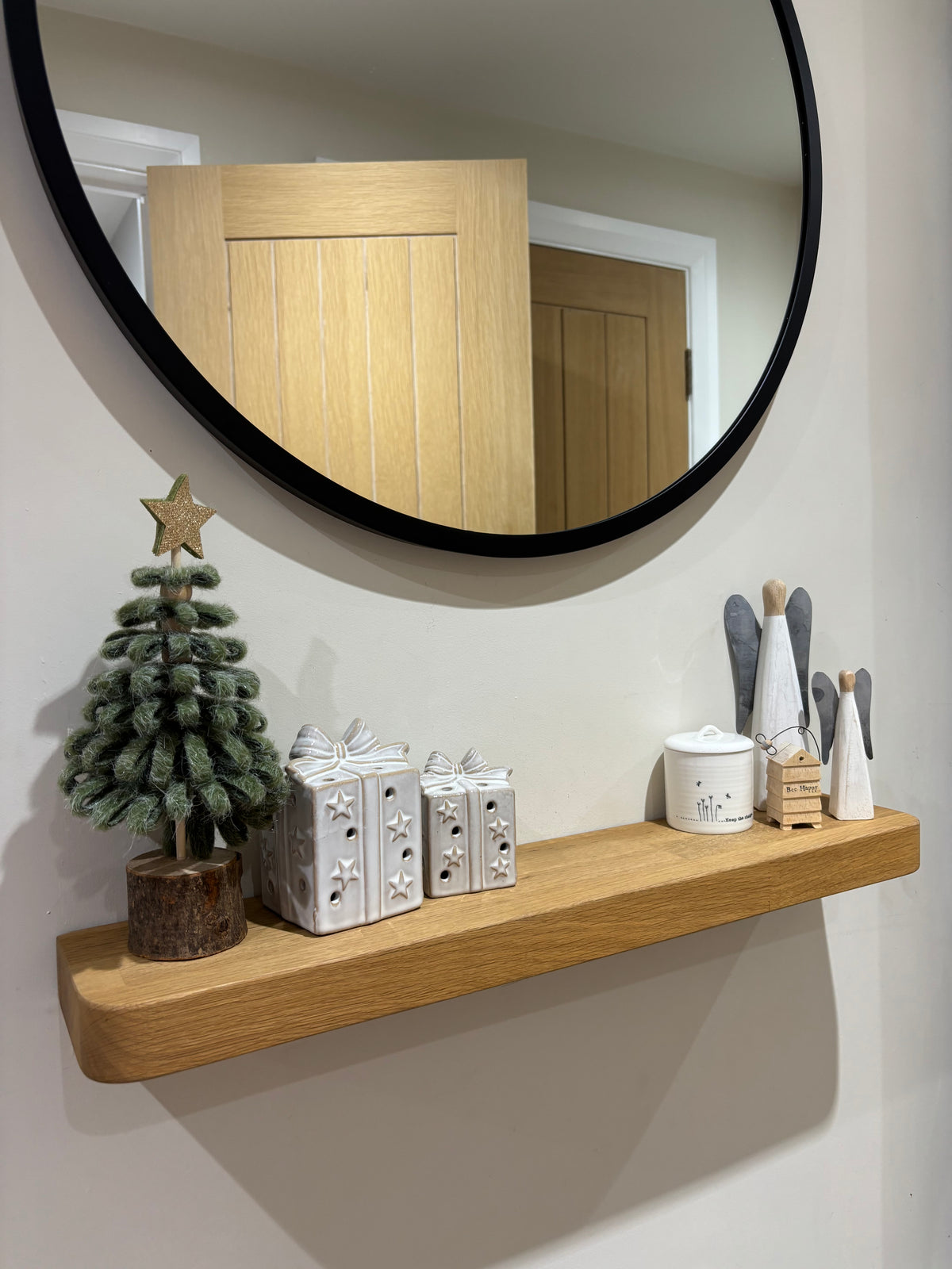Green Loop Christmas Tree with Gold Star & Wood Base – 24cm