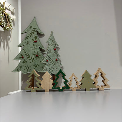 Felt Christmas Tree with Holly Detail