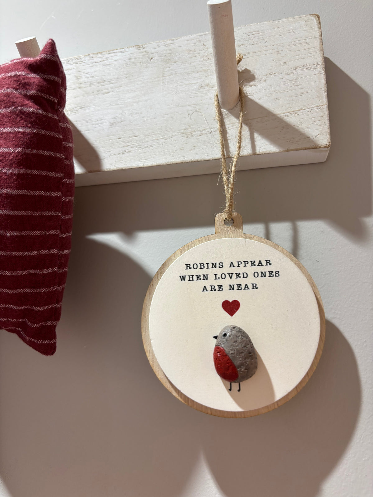 Robins Appear when loved ones are near sign