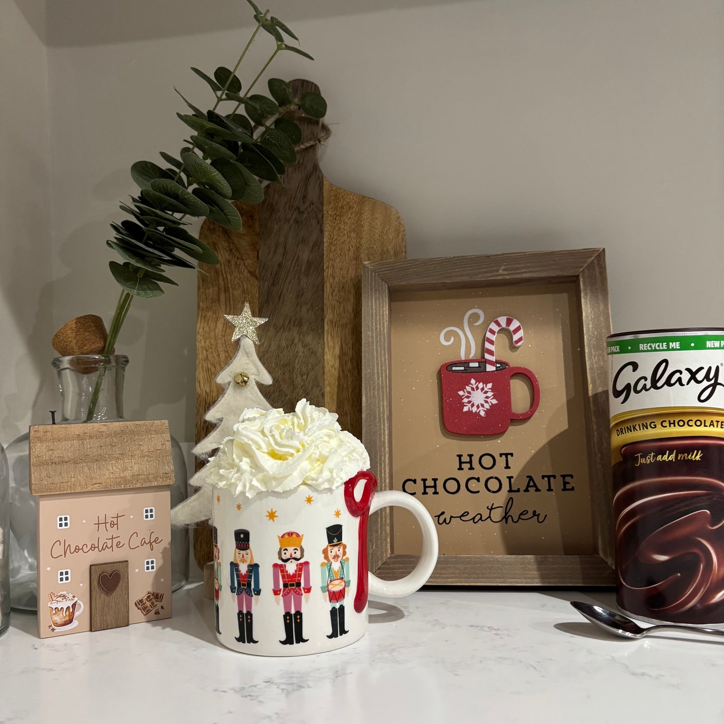 Nutcracker print mug with bow