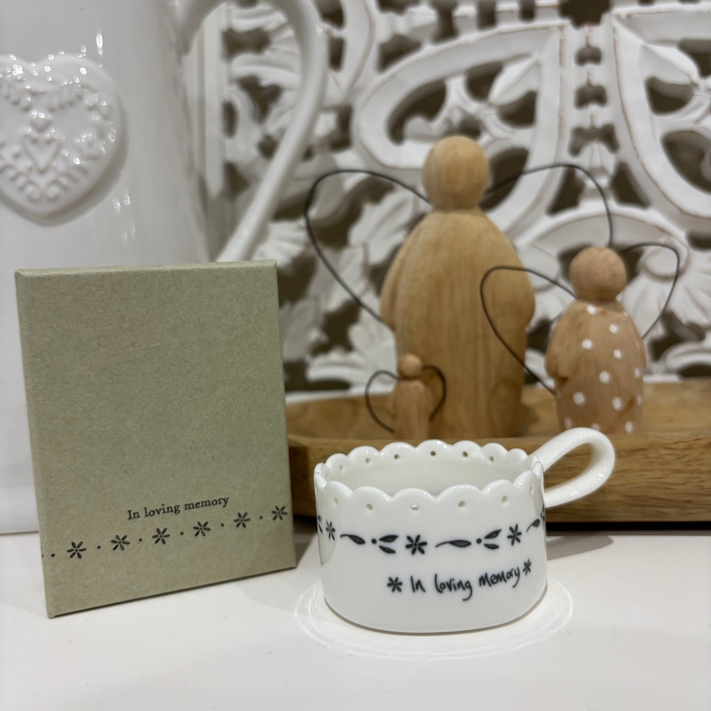 Scallop Tea Light Holder – In Loving Memory