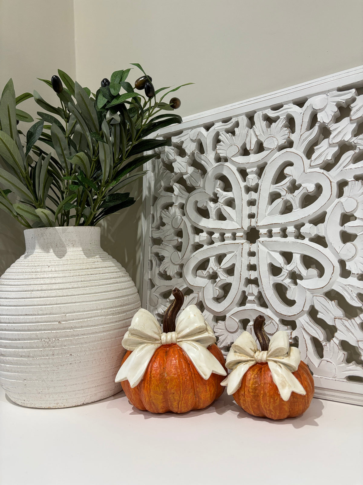 Pumpkin with cream bow - 2 sizes