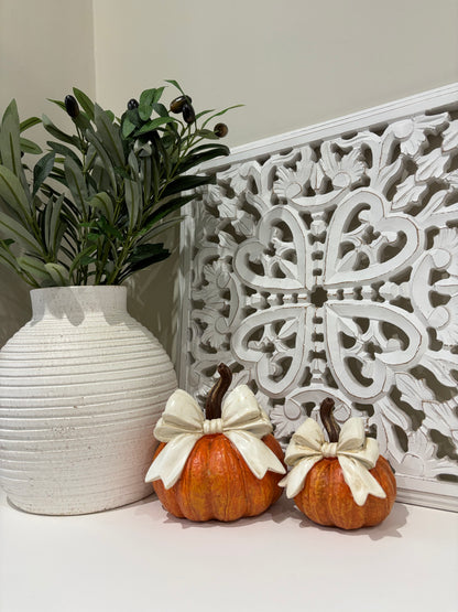 Pumpkin with cream bow - 2 sizes