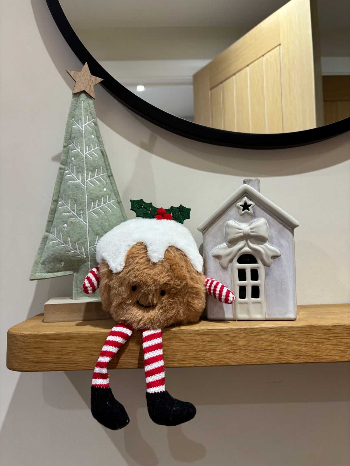 Happy Christmas Pudding Shelf Sitter – Imperfect