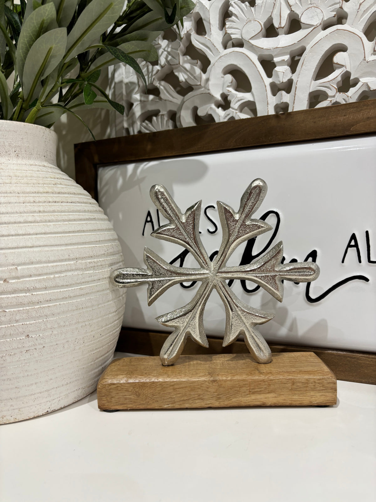 Aluminium snowflake on mangowood base- 2 sizes