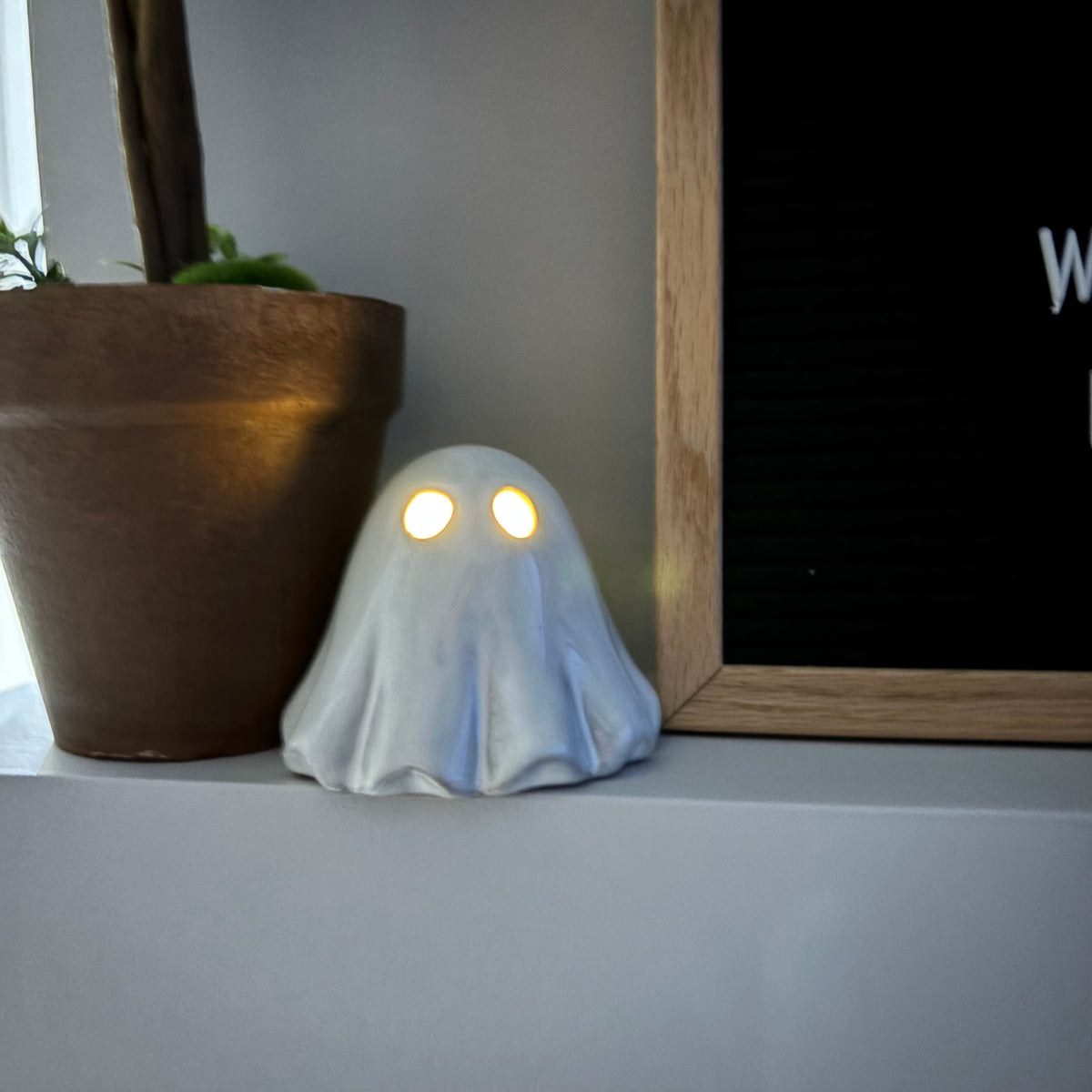 LED porcelain ghost
