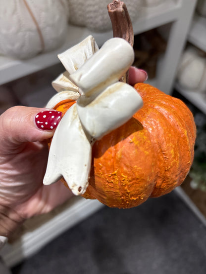 Pumpkin with cream bow - imperfect