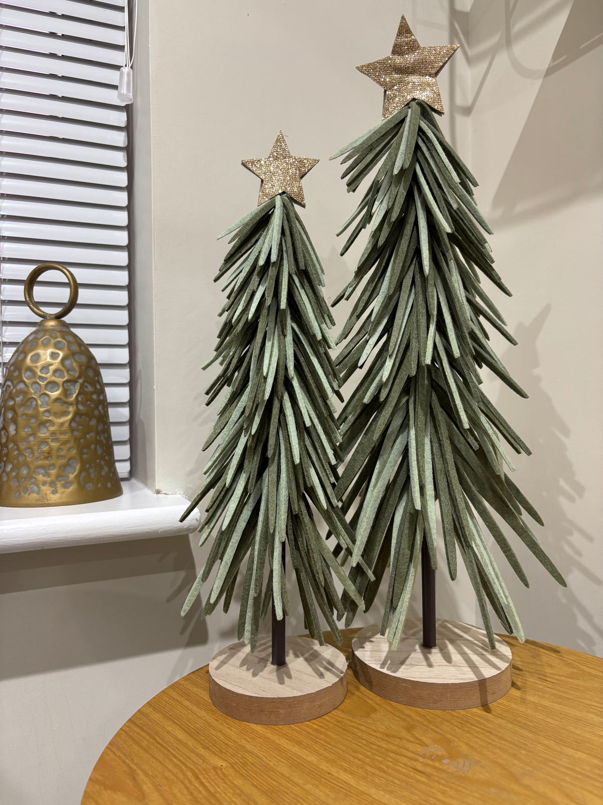 Tall Green Long Leaf Tree - 2 sizes