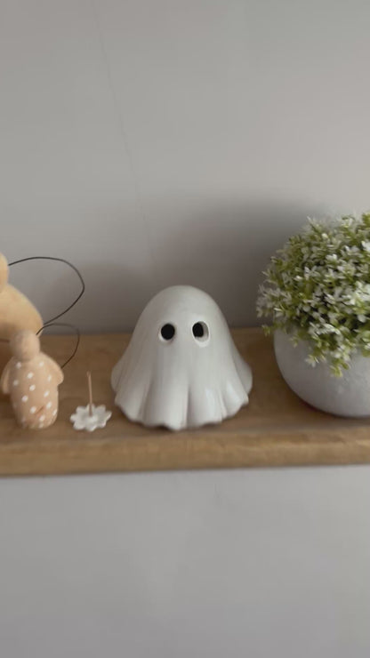 LED porcelain ghost