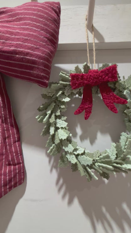 Felt Holly Leaf Christmas Wreath