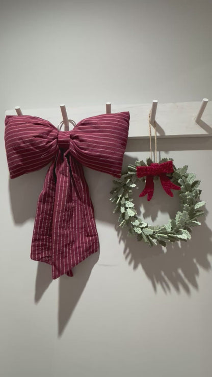 Felt Holly Leaf Christmas Wreath