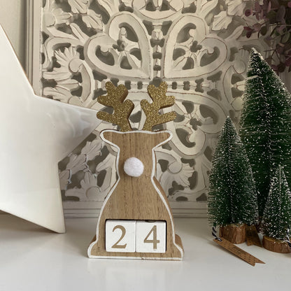 Advent deer with gold and