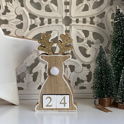 Advent deer with gold and