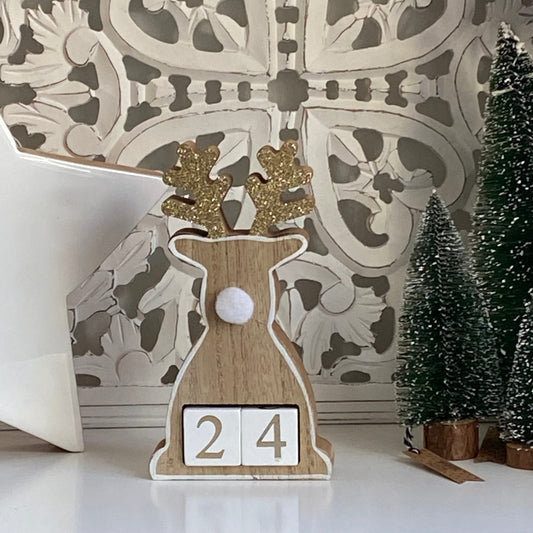 Advent deer with gold and