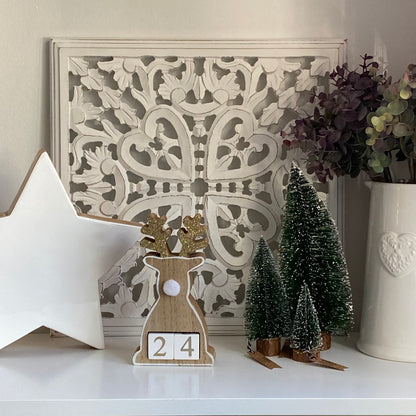 Advent deer with gold and